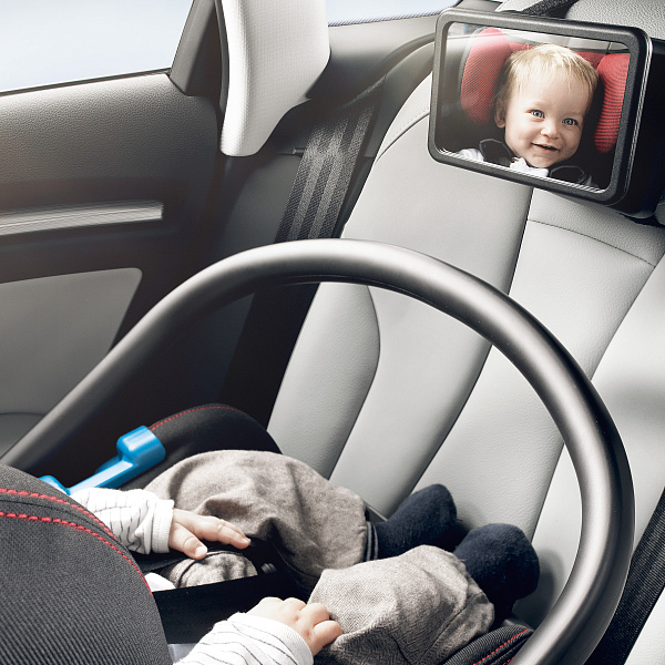 Зеркало Audi для обзора за ребенком